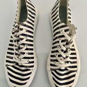 Serra Navy and White Striped Sneakers